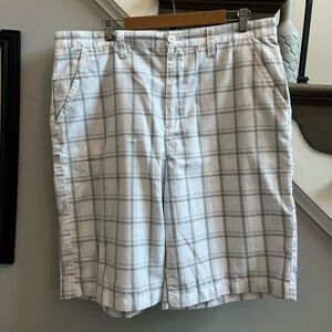 Hawk White W/ Gray & Blue Windowpane Flat Front Bermuda Shorts sz 38
